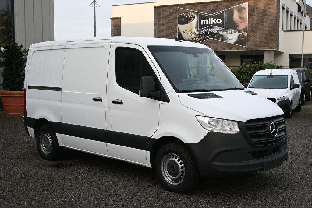 Mercedes-Benz Sprinter 9