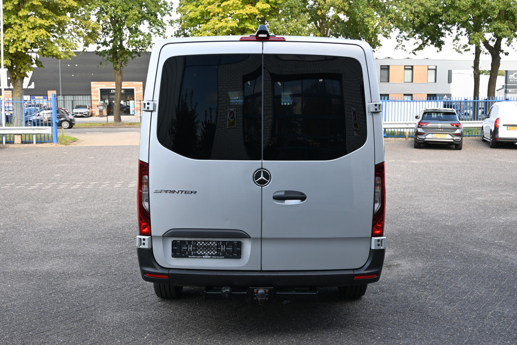 Mercedes-Benz Sprinter 11