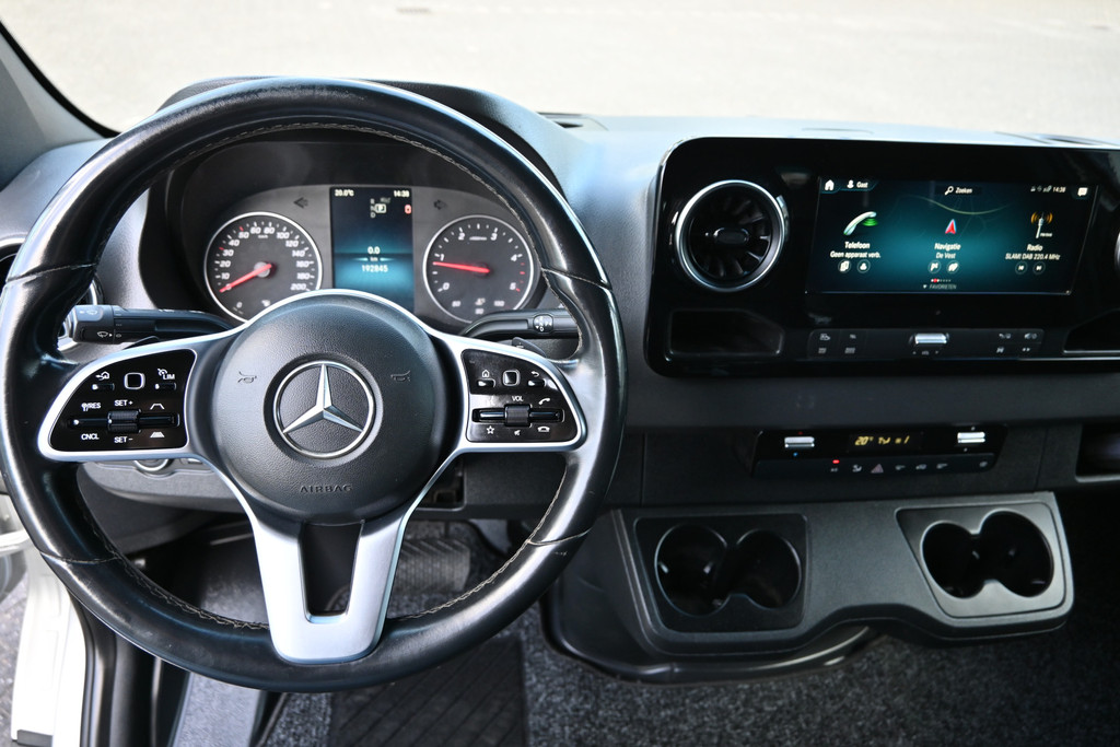 Mercedes-Benz Sprinter 14