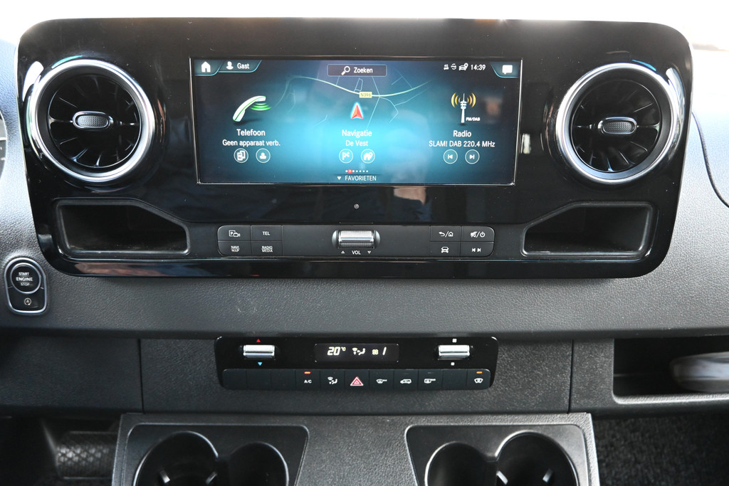 Mercedes-Benz Sprinter 4