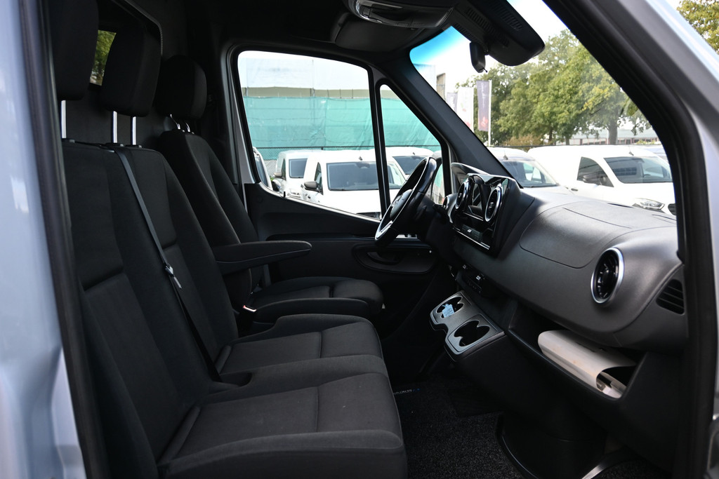Mercedes-Benz Sprinter 8