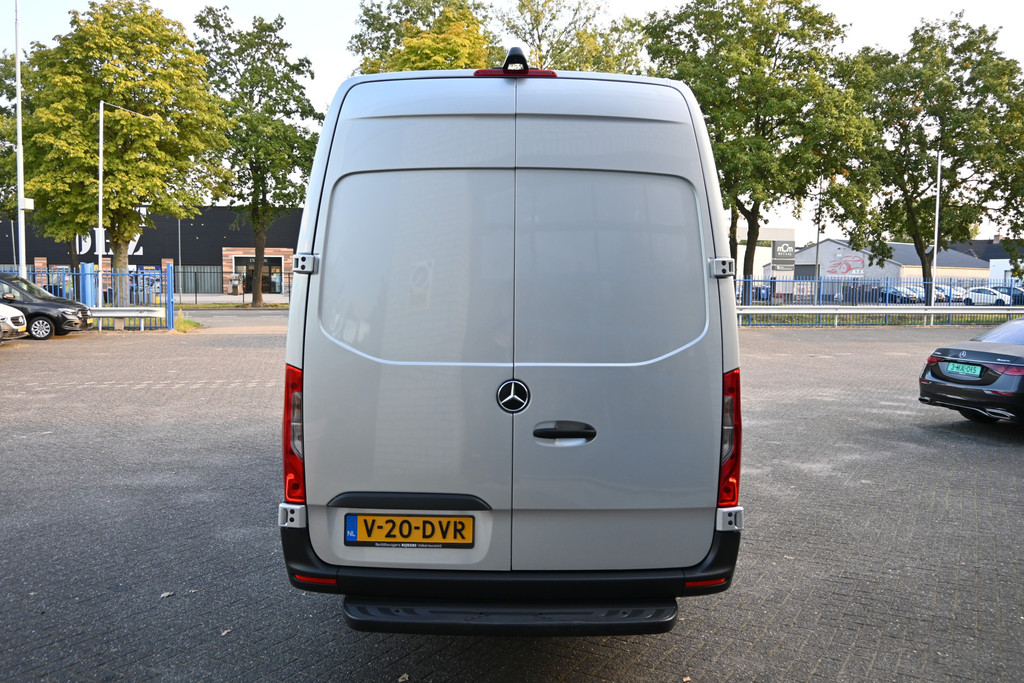 Mercedes-Benz Sprinter 10