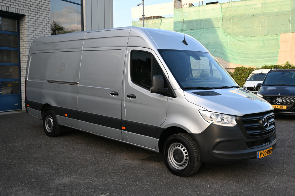 Mercedes-Benz Sprinter 8