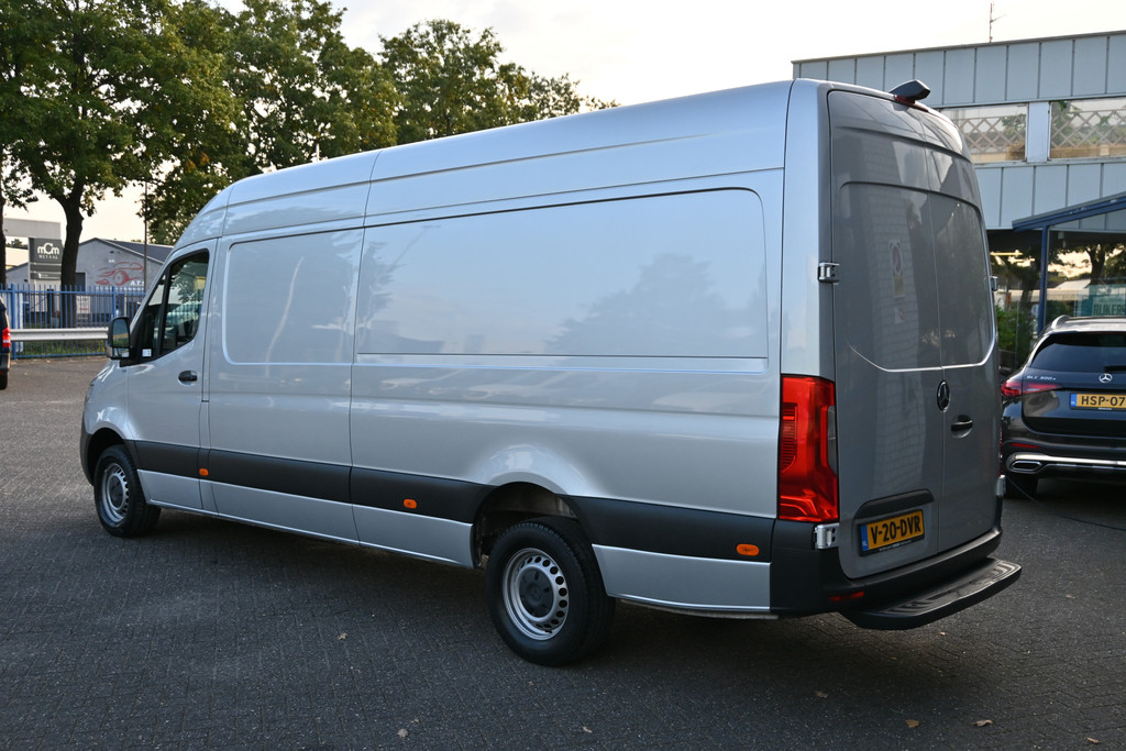 Mercedes-Benz Sprinter 9