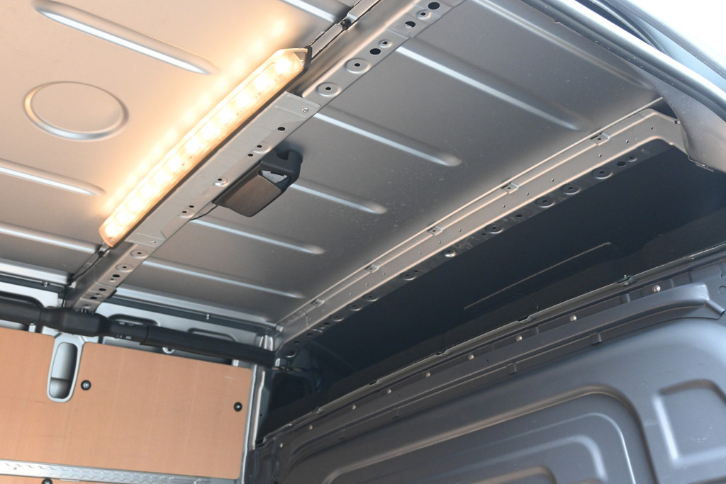 Mercedes-Benz Sprinter 13