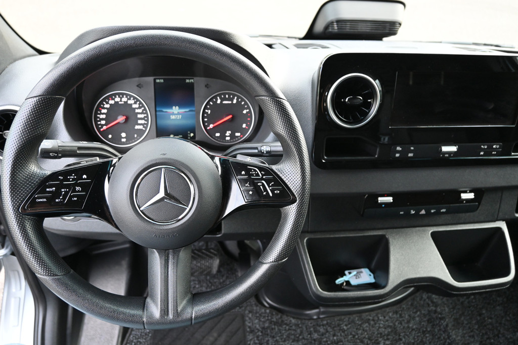 Mercedes-Benz Sprinter 14