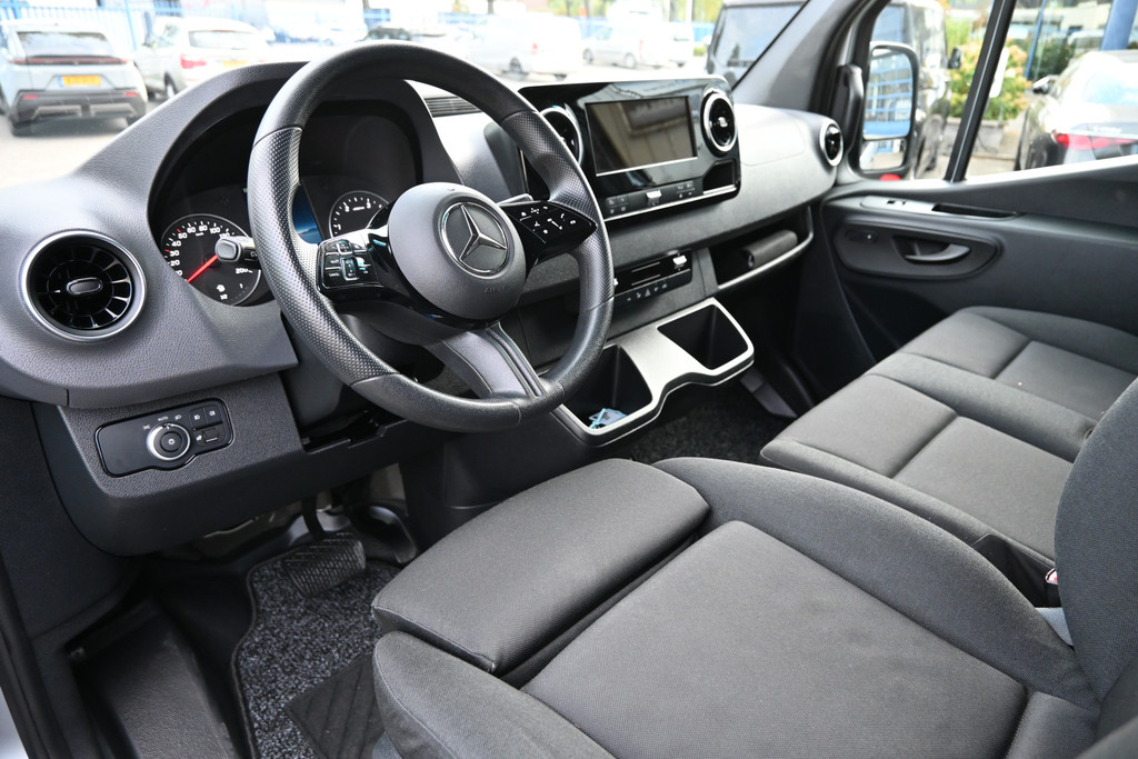 Mercedes-Benz Sprinter 3