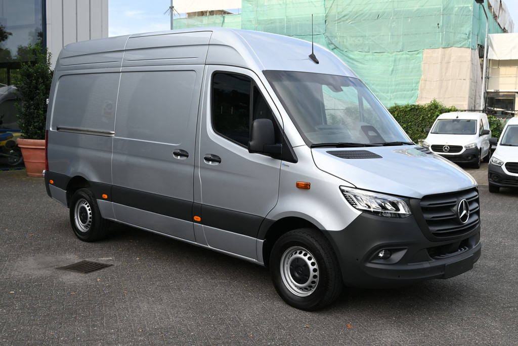 Mercedes-Benz Sprinter 8