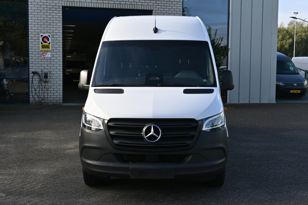 Mercedes-Benz Sprinter 1