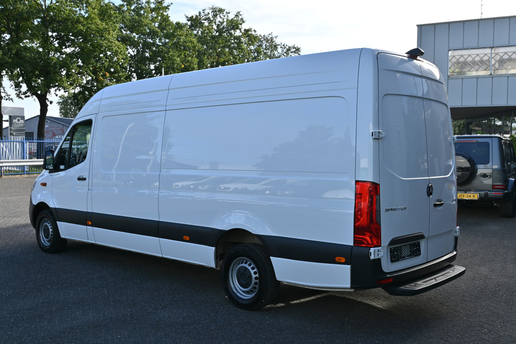Mercedes-Benz Sprinter 10