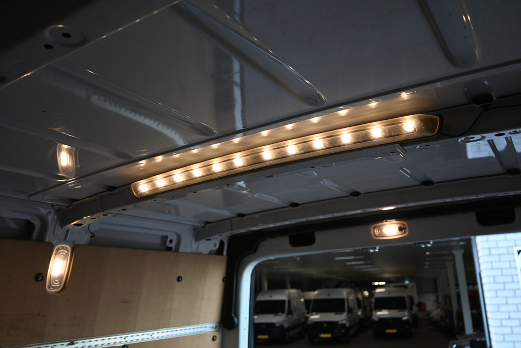 Mercedes-Benz Sprinter 13