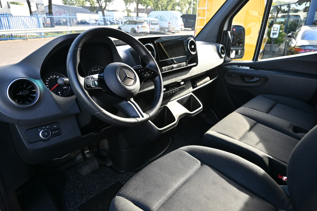 Mercedes-Benz Sprinter 3