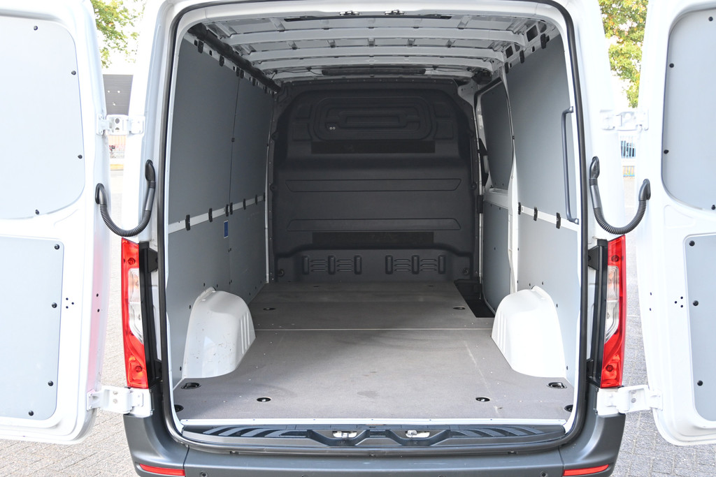 Mercedes-Benz Sprinter 10