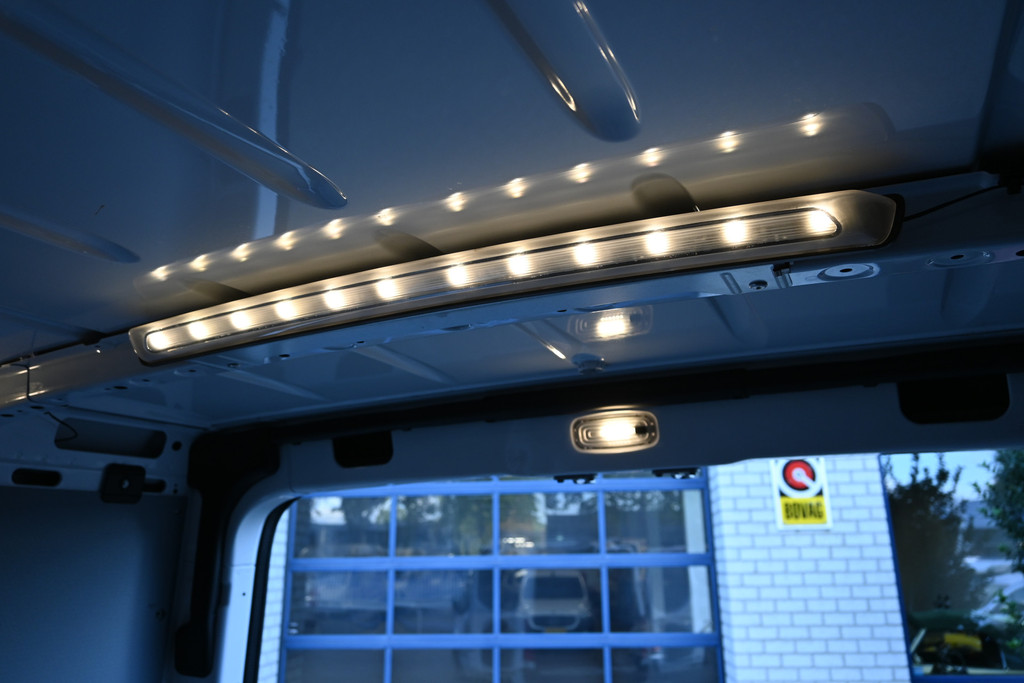 Mercedes-Benz Sprinter 11