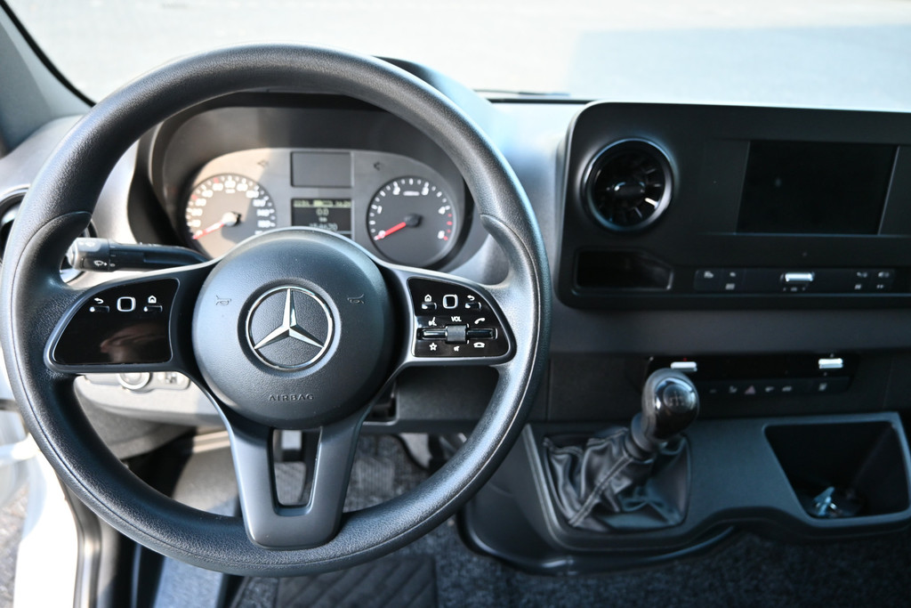 Mercedes-Benz Sprinter 13