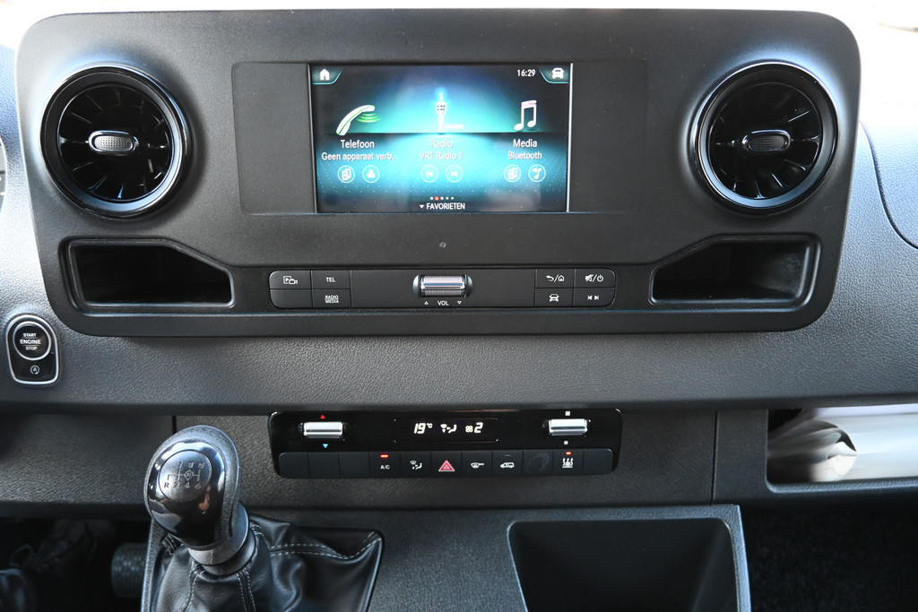 Mercedes-Benz Sprinter 4