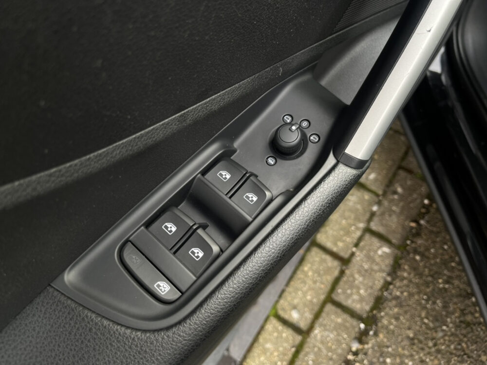 Audi Q2 30 TFSI Design Pro Line // NAVI // CLIMA // PDC 12