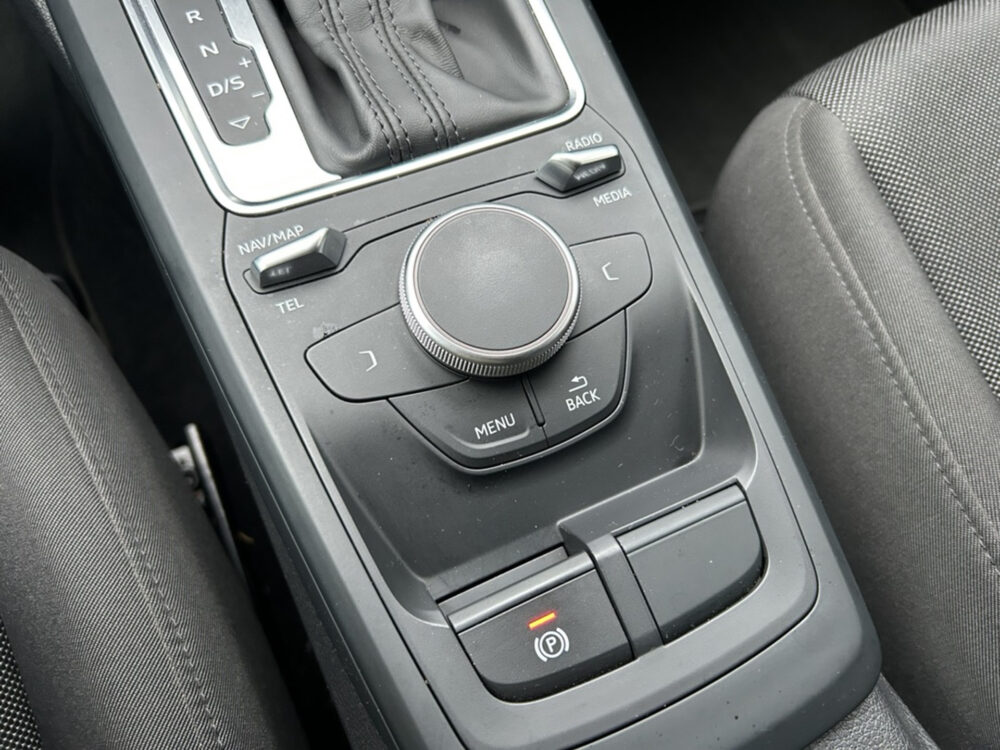Audi Q2 30 TFSI Design Pro Line // NAVI // CLIMA // PDC 19