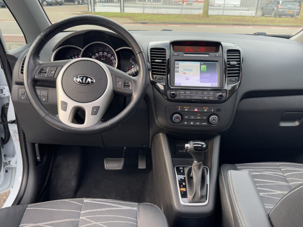 Kia Venga 1.6 CVVT ExecutiveLine //PANO// KEYLESS // STOEL+STUURVERWARMING // CAMERA+SENSOREN // 13
