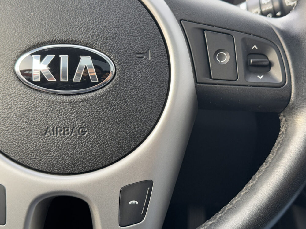 Kia Venga 1.6 CVVT ExecutiveLine //PANO// KEYLESS // STOEL+STUURVERWARMING // CAMERA+SENSOREN // 15