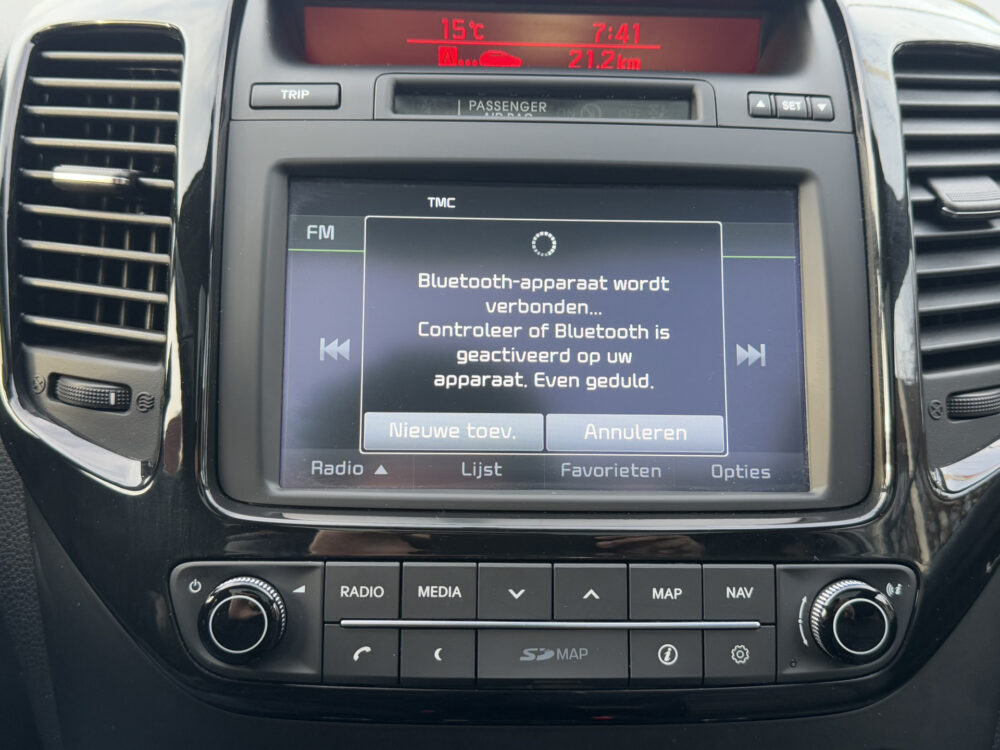 Kia Venga 1.6 CVVT ExecutiveLine //PANO// KEYLESS // STOEL+STUURVERWARMING // CAMERA+SENSOREN // 18