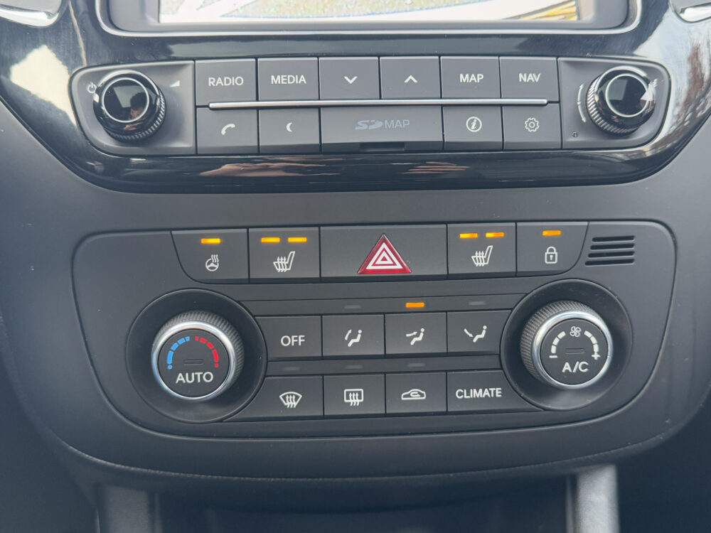 Kia Venga 1.6 CVVT ExecutiveLine //PANO// KEYLESS // STOEL+STUURVERWARMING // CAMERA+SENSOREN // 20