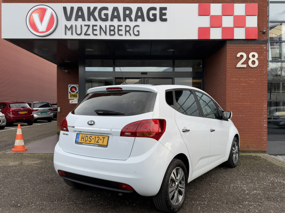 Kia Venga 1.6 CVVT ExecutiveLine //PANO// KEYLESS // STOEL+STUURVERWARMING // CAMERA+SENSOREN // 3