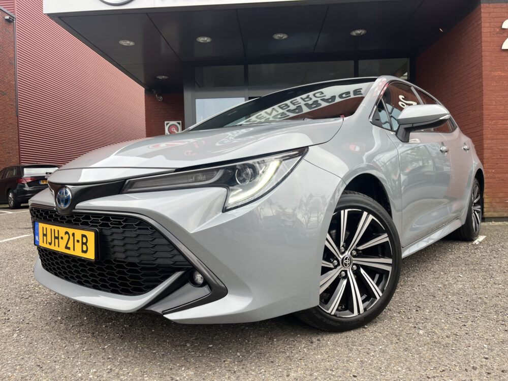 Toyota Corolla 1.8 Hybrid Dynamic // FULL LED // HALF LEDER // ADAPT. CRUISE // KEYLESS // CAMERA // STOELVERWARMING // CARPLAY // 1