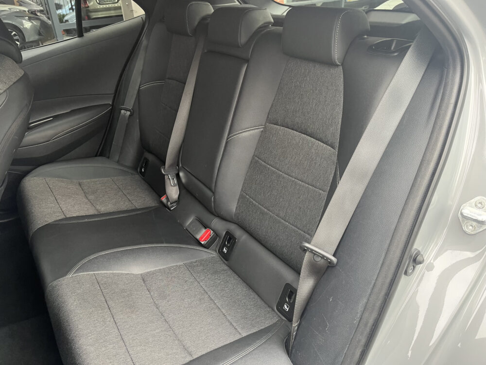 Toyota Corolla 1.8 Hybrid Dynamic // FULL LED // HALF LEDER // ADAPT. CRUISE // KEYLESS // CAMERA // STOELVERWARMING // CARPLAY // 14