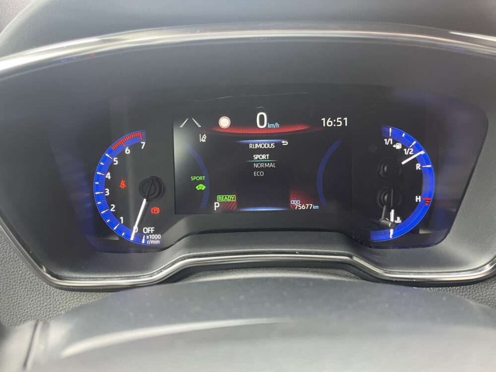 Toyota Corolla 1.8 Hybrid Dynamic // FULL LED // HALF LEDER // ADAPT. CRUISE // KEYLESS // CAMERA // STOELVERWARMING // CARPLAY // 28