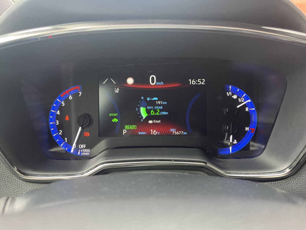Toyota Corolla 1.8 Hybrid Dynamic // FULL LED // HALF LEDER // ADAPT. CRUISE // KEYLESS // CAMERA // STOELVERWARMING // CARPLAY // 34