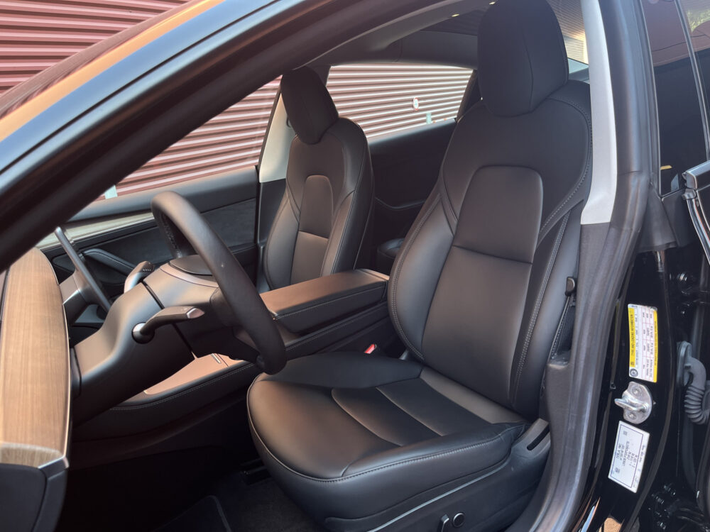 Tesla Model 3 Standard RWD Plus 60 kWh // LEDER // PANODAK // ELEK.STOELEN+GEHEUGEN // AUTOPILOT /// 360 CAMERA // NAVI // 15