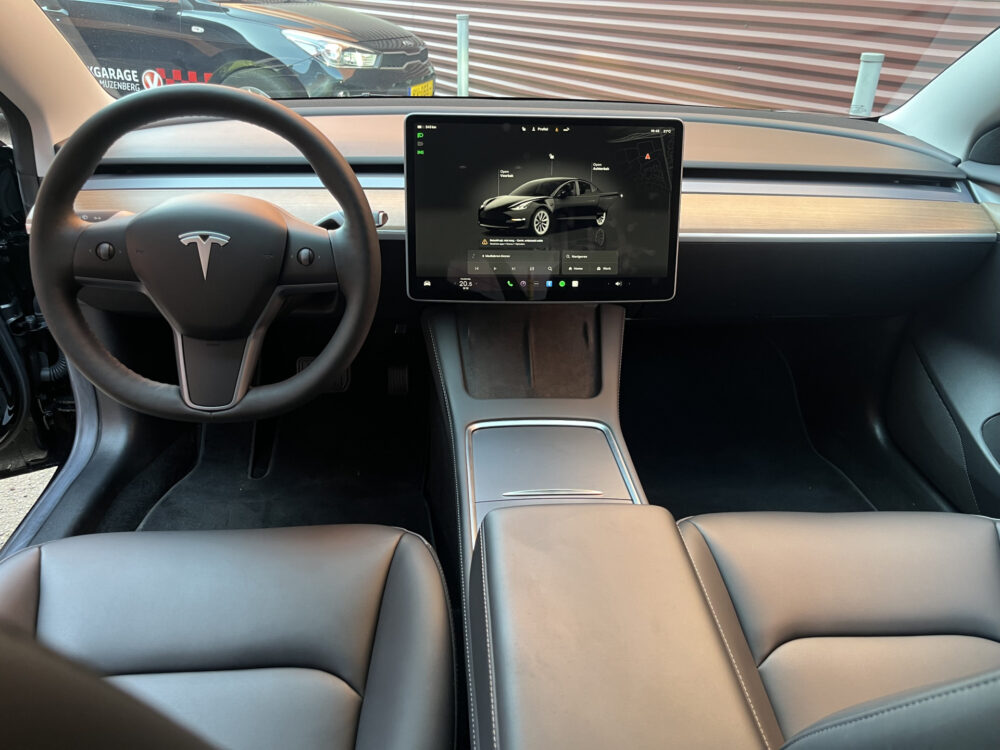 Tesla Model 3 Standard RWD Plus 60 kWh // LEDER // PANODAK // ELEK.STOELEN+GEHEUGEN // AUTOPILOT /// 360 CAMERA // NAVI // 18