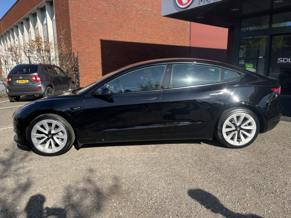 Tesla Model 3 Standard RWD Plus 60 kWh // LEDER // PANODAK // ELEK.STOELEN+GEHEUGEN // AUTOPILOT /// 360 CAMERA // NAVI // 2