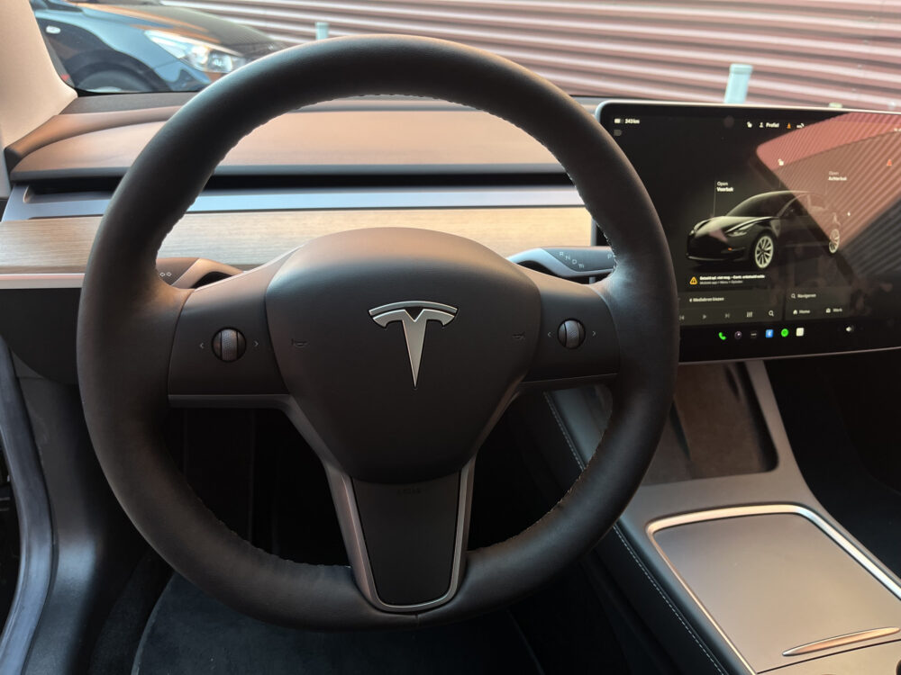 Tesla Model 3 Standard RWD Plus 60 kWh // LEDER // PANODAK // ELEK.STOELEN+GEHEUGEN // AUTOPILOT /// 360 CAMERA // NAVI // 21