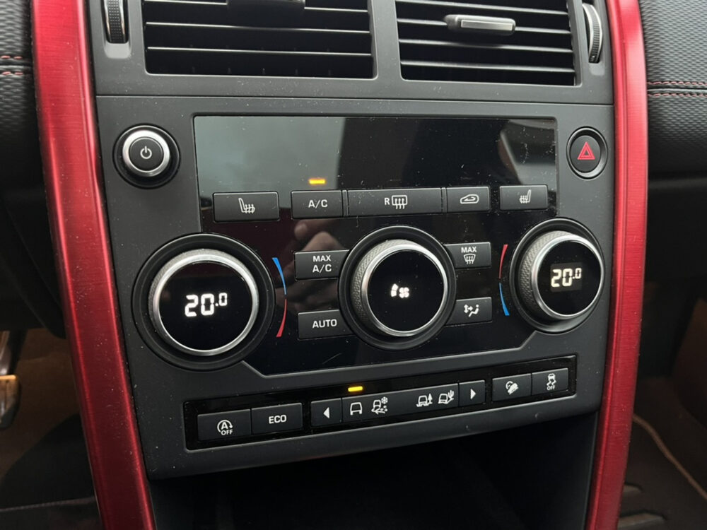 Land Rover Discovery Sport 2.0 Si4 Anniversary // HALF LEDER // XENON // Trekhaak // CAMERA // NAVI 25