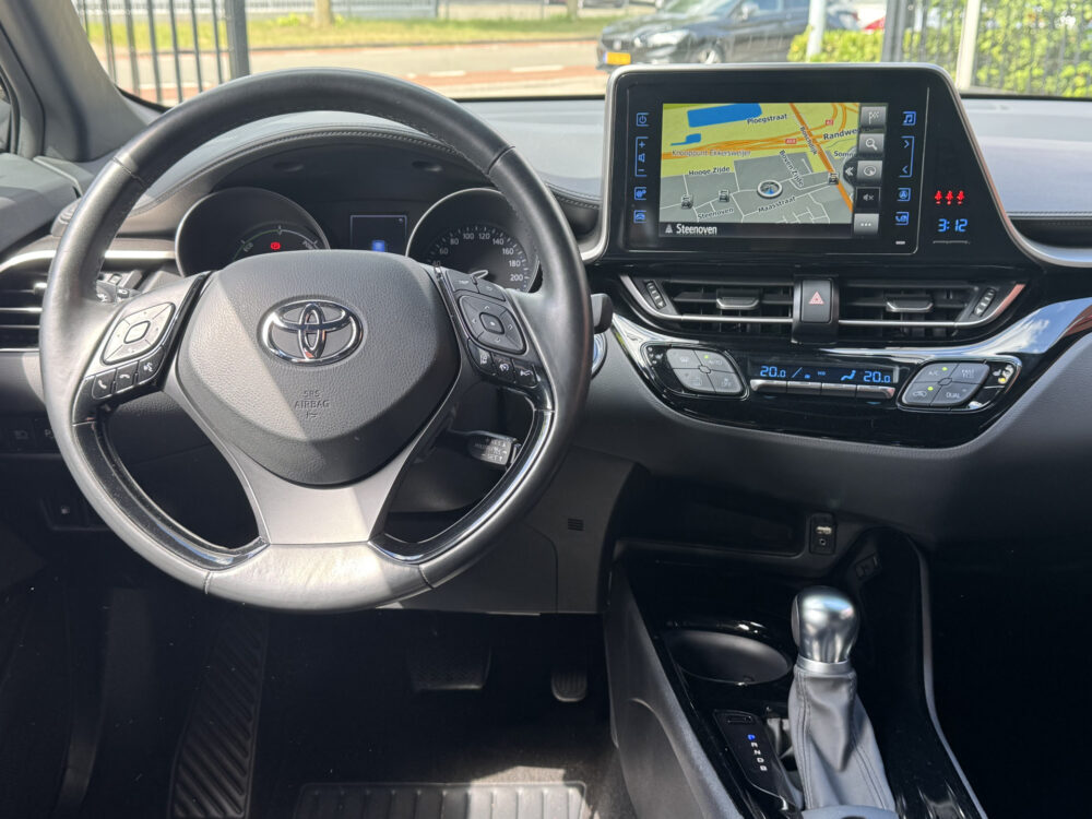 Toyota C-HR 1.8 Hybrid Executive // NAVI // CAMERA // CLIMA // ADAP. CRUISE // DODEHOEK // DAB // PDC // 10
