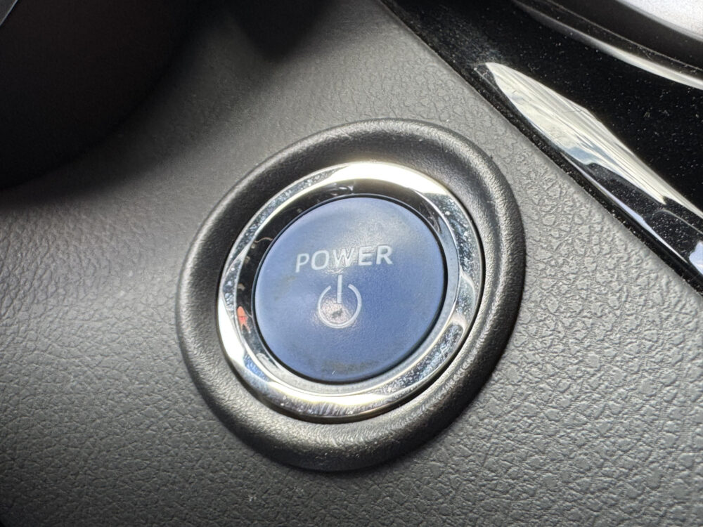 Toyota C-HR 1.8 Hybrid Executive // NAVI // CAMERA // CLIMA // ADAP. CRUISE // DODEHOEK // DAB // PDC // 20