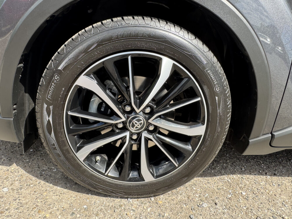 Toyota C-HR 1.8 Hybrid Executive // NAVI // CAMERA // CLIMA // ADAP. CRUISE // DODEHOEK // DAB // PDC // 7