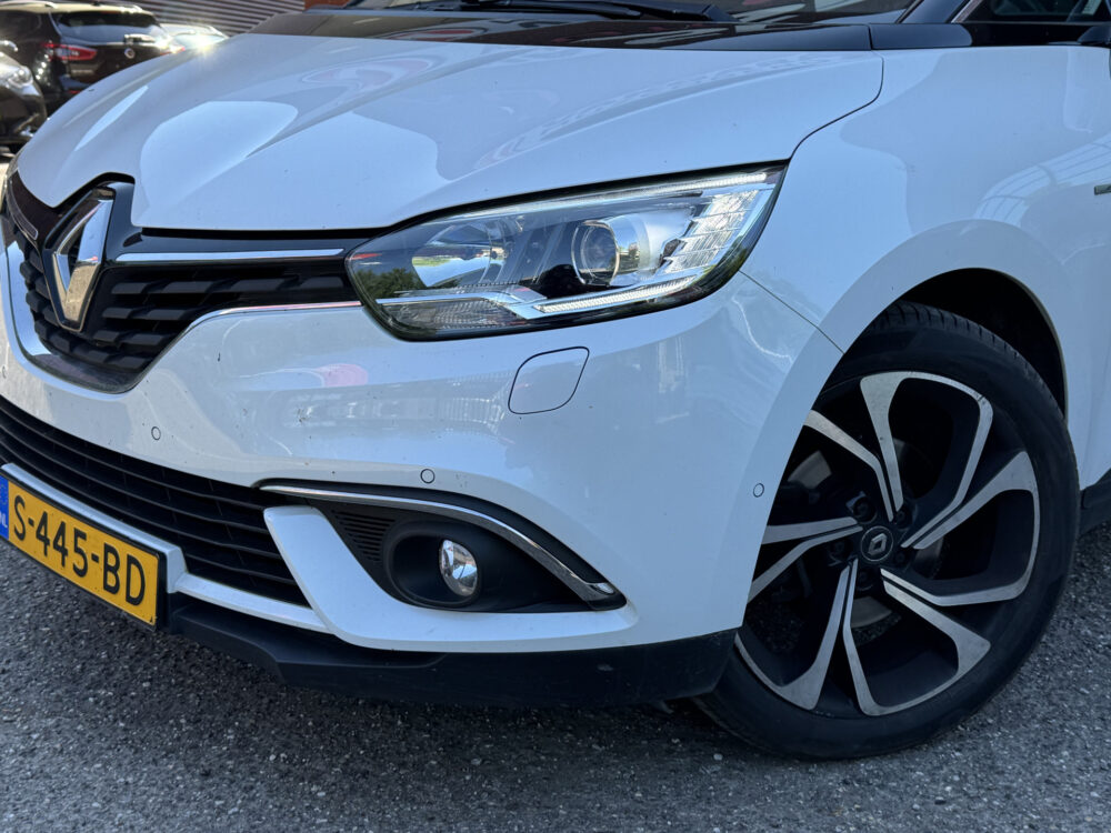 Renault Scénic 1.2 TCe Bose NIEUW MODEL!!! // TREKHAAK // NAVI // CAMERA // CLIMA // CRUISE // MASSAGE STOEL // 5