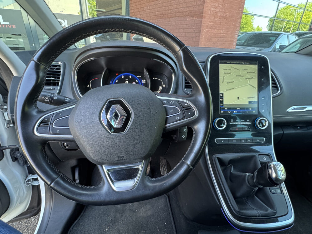 Renault Scénic 1.2 TCe Bose NIEUW MODEL!!! // TREKHAAK // NAVI // CAMERA // CLIMA // CRUISE // MASSAGE STOEL // 9