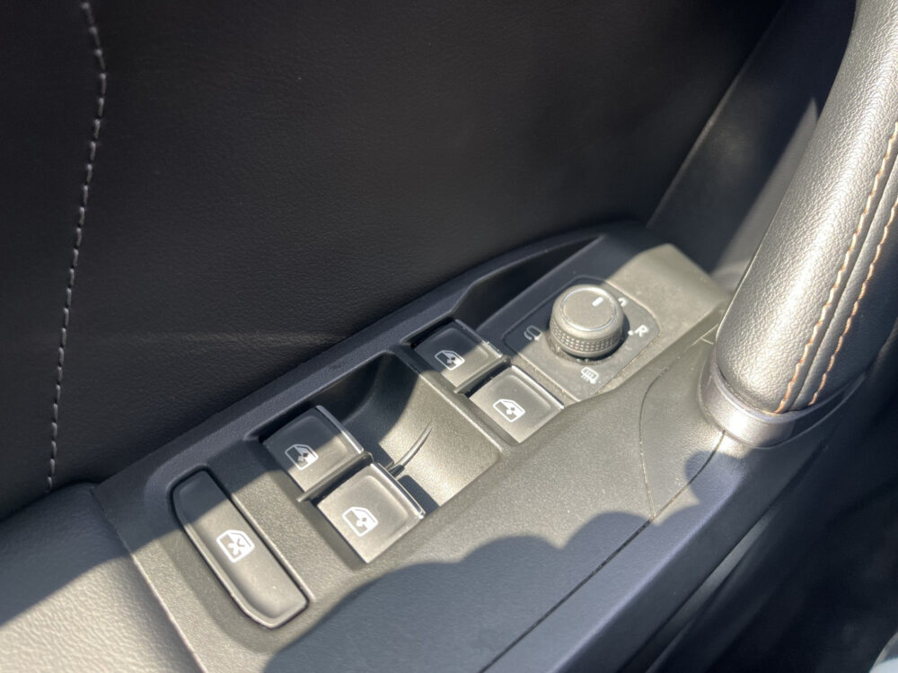 CUPRA Formentor 1.4 e-Hybrid Business // FULL LED // ADAPT. CRUISE // HALF LEDER // CAMERA+SENSOREN // NAVI // KEYLESS // 35