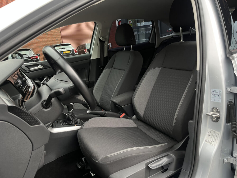Volkswagen Taigo 1.0 TSI Style 110PK! // LED // CRUISE // NAVI+CARPLAY // STOELVERWARMING // 13