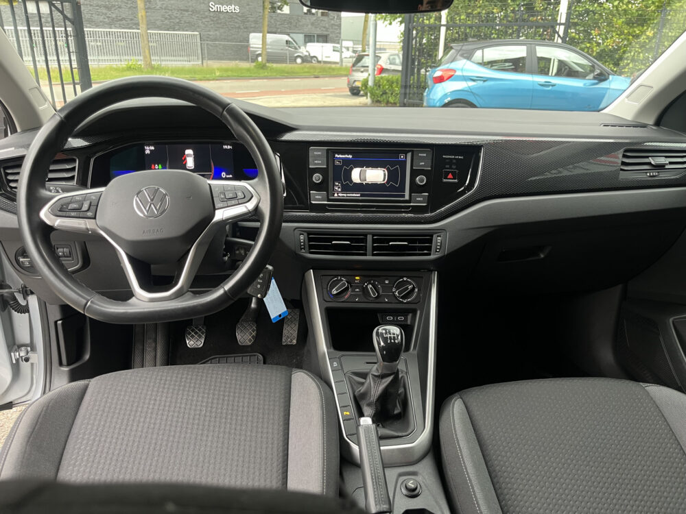 Volkswagen Taigo 1.0 TSI Style 110PK! // LED // CRUISE // NAVI+CARPLAY // STOELVERWARMING // 15