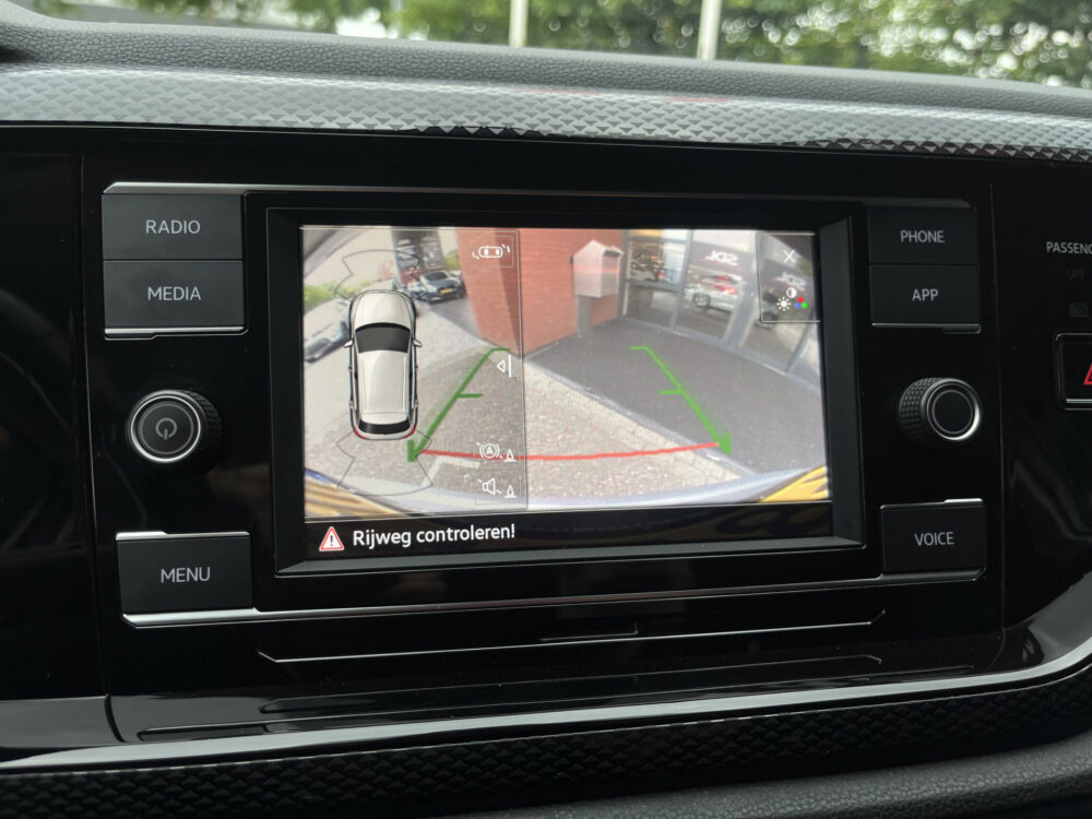 Volkswagen Taigo 1.0 TSI Style 110PK! // LED // CRUISE // NAVI+CARPLAY // STOELVERWARMING // 24