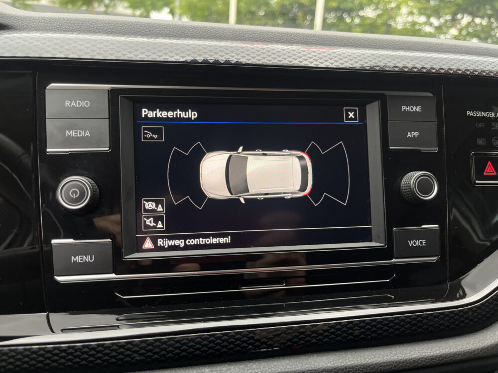 Volkswagen Taigo 1.0 TSI Style 110PK! // LED // CRUISE // NAVI+CARPLAY // STOELVERWARMING // 25