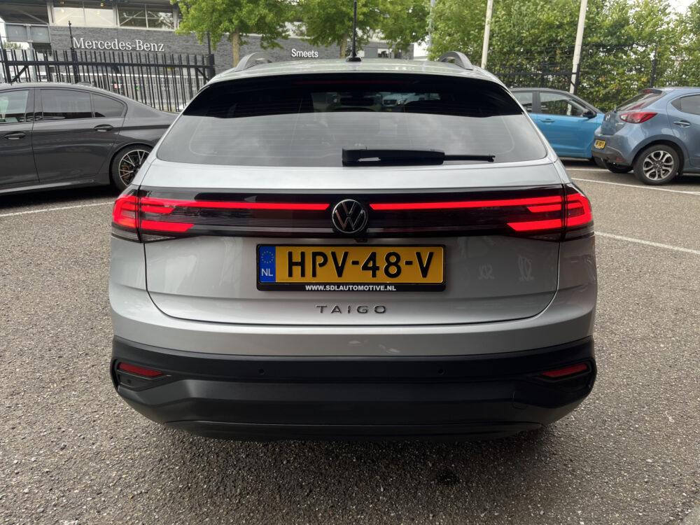 Volkswagen Taigo 1.0 TSI Style 110PK! // LED // CRUISE // NAVI+CARPLAY // STOELVERWARMING // 4