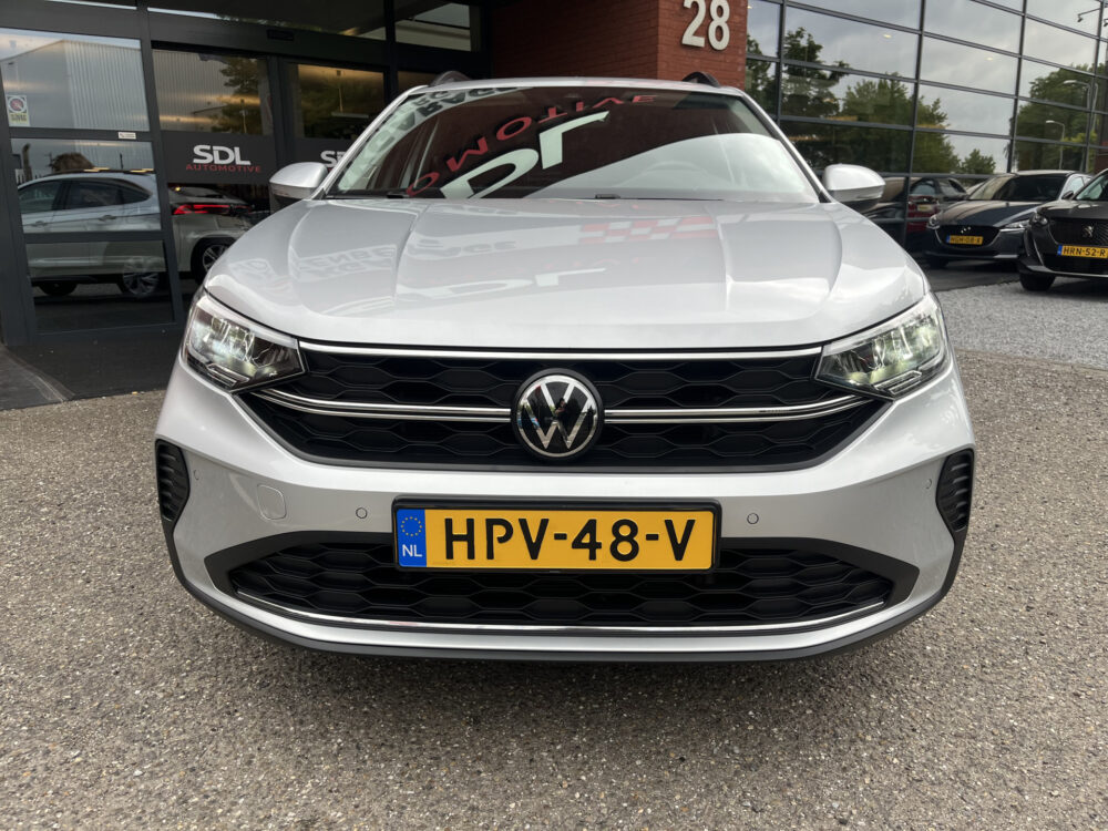 Volkswagen Taigo 1.0 TSI Style 110PK! // LED // CRUISE // NAVI+CARPLAY // STOELVERWARMING // 8