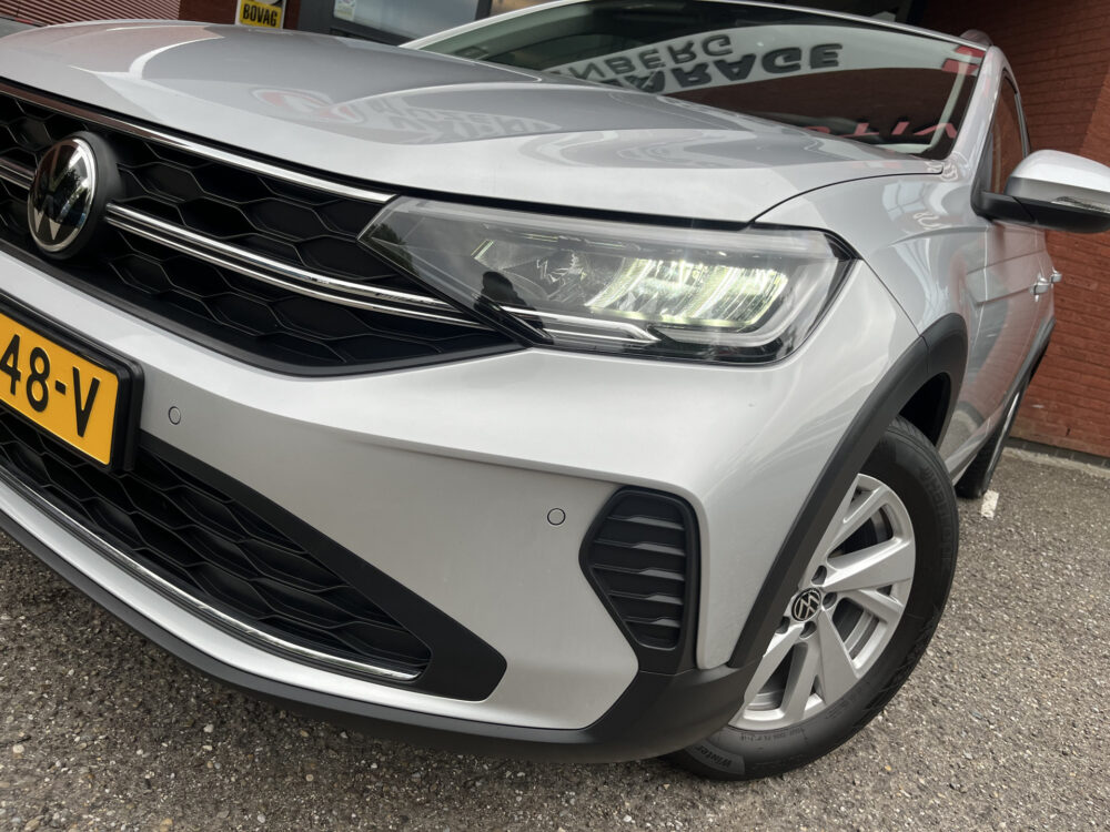 Volkswagen Taigo 1.0 TSI Style 110PK! // LED // CRUISE // NAVI+CARPLAY // STOELVERWARMING // 9
