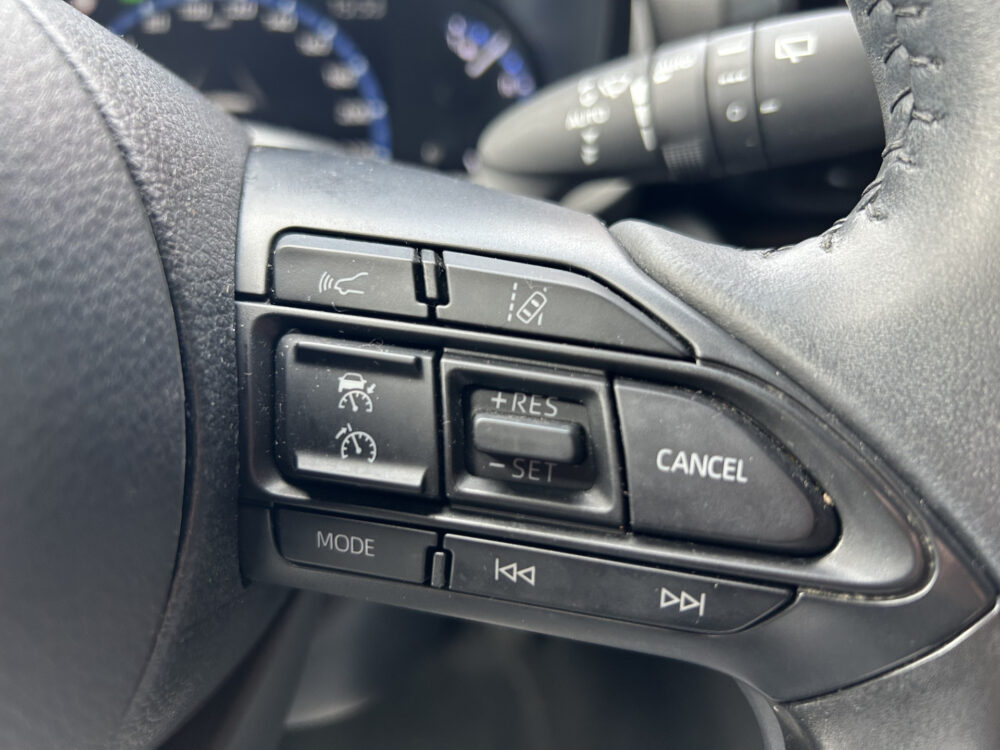 Toyota Yaris Cross 1.5 Hybrid Dynamic // NAVI // CAMERA // ADAPTIVE CRUISE // CLIMA // 10